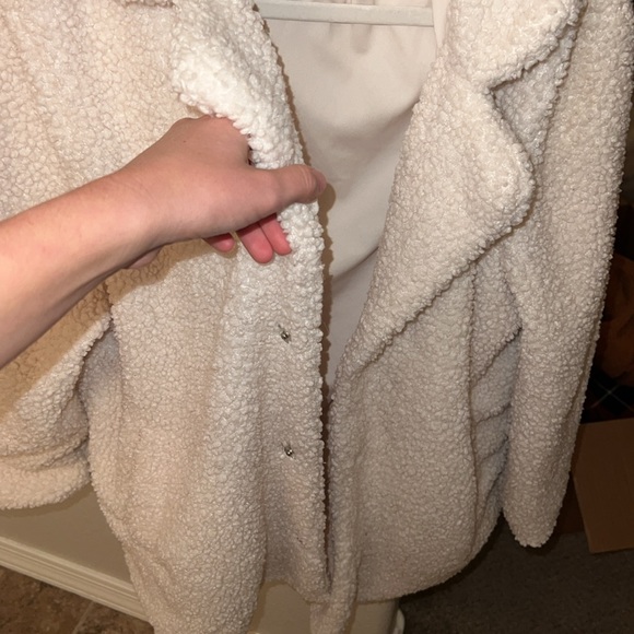 Oversized button up Sherpa jacket size medium - Picture 2 of 3